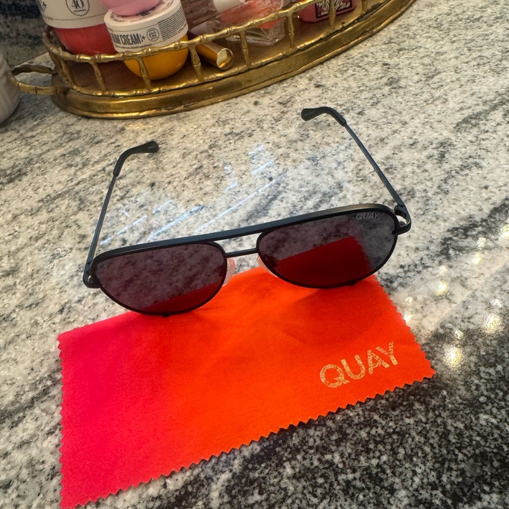 Quay Australia Black Sunglasses small blemish on lense